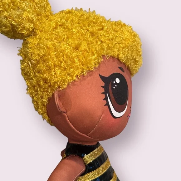 L.O.L. Surprise! Queen Bee Huggable Plush Doll Stuffed Animal 2020 - Picture 10 of 11